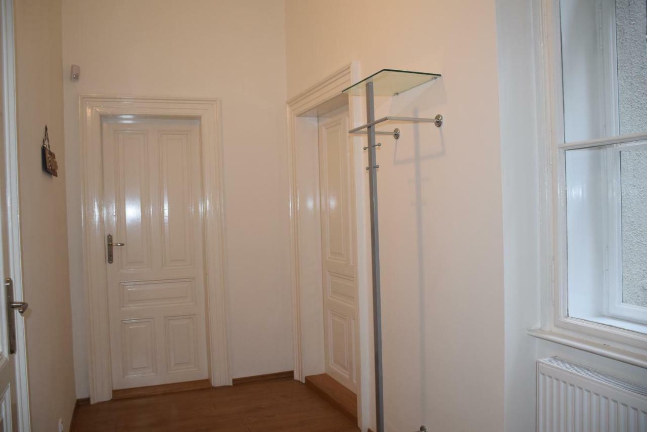 Tiva Downtown Apartments Прага Экстерьер фото