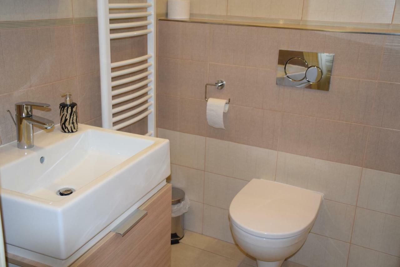 Tiva Downtown Apartments Прага Экстерьер фото