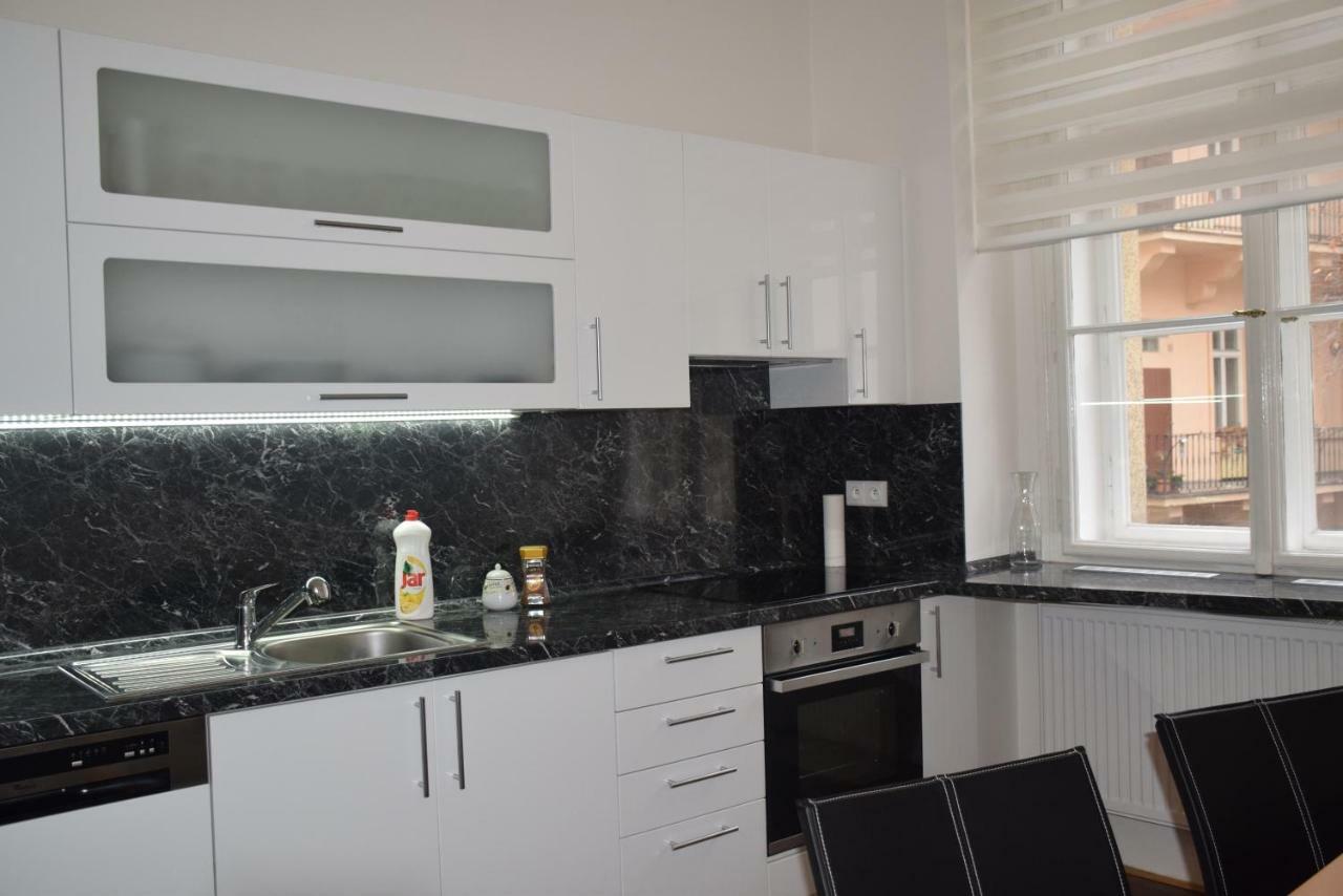 Tiva Downtown Apartments Прага Экстерьер фото
