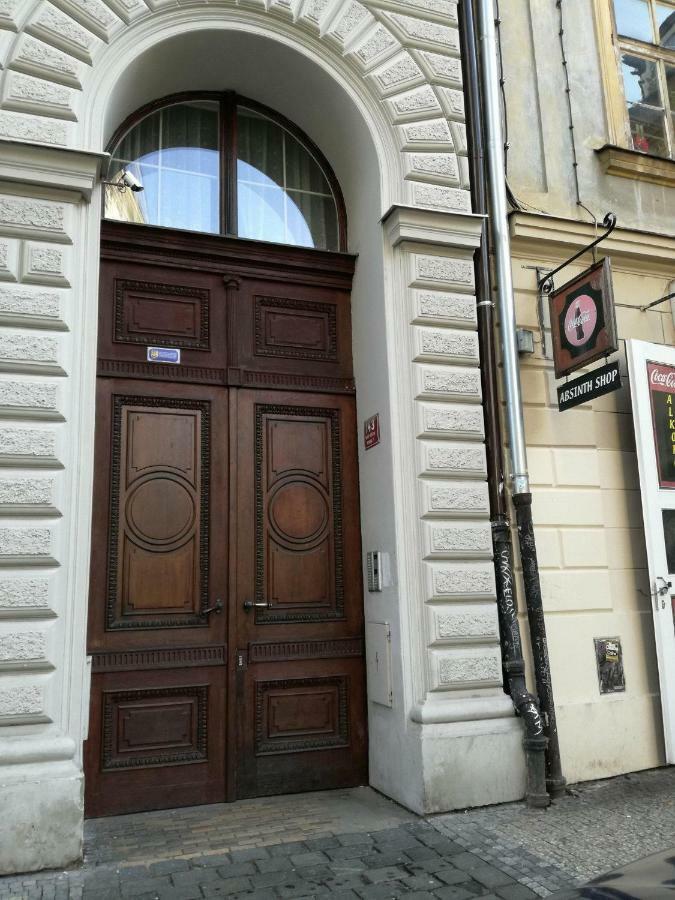 Tiva Downtown Apartments Прага Экстерьер фото