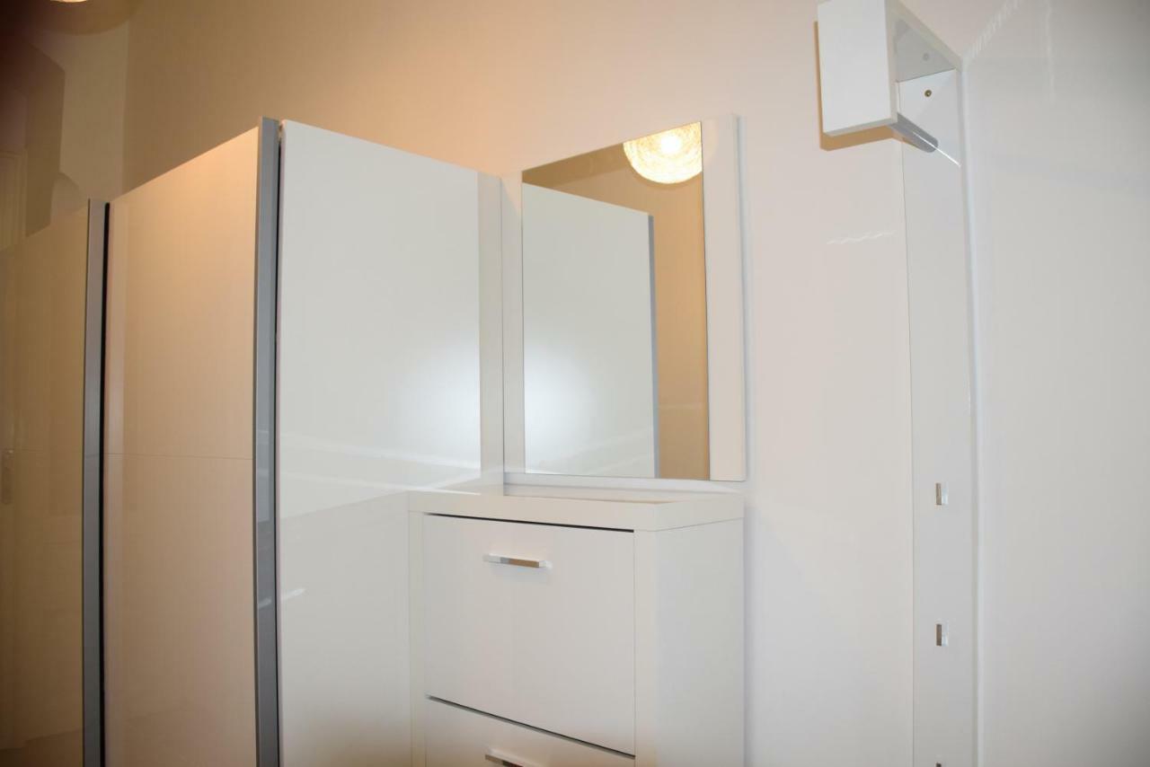 Tiva Downtown Apartments Прага Экстерьер фото