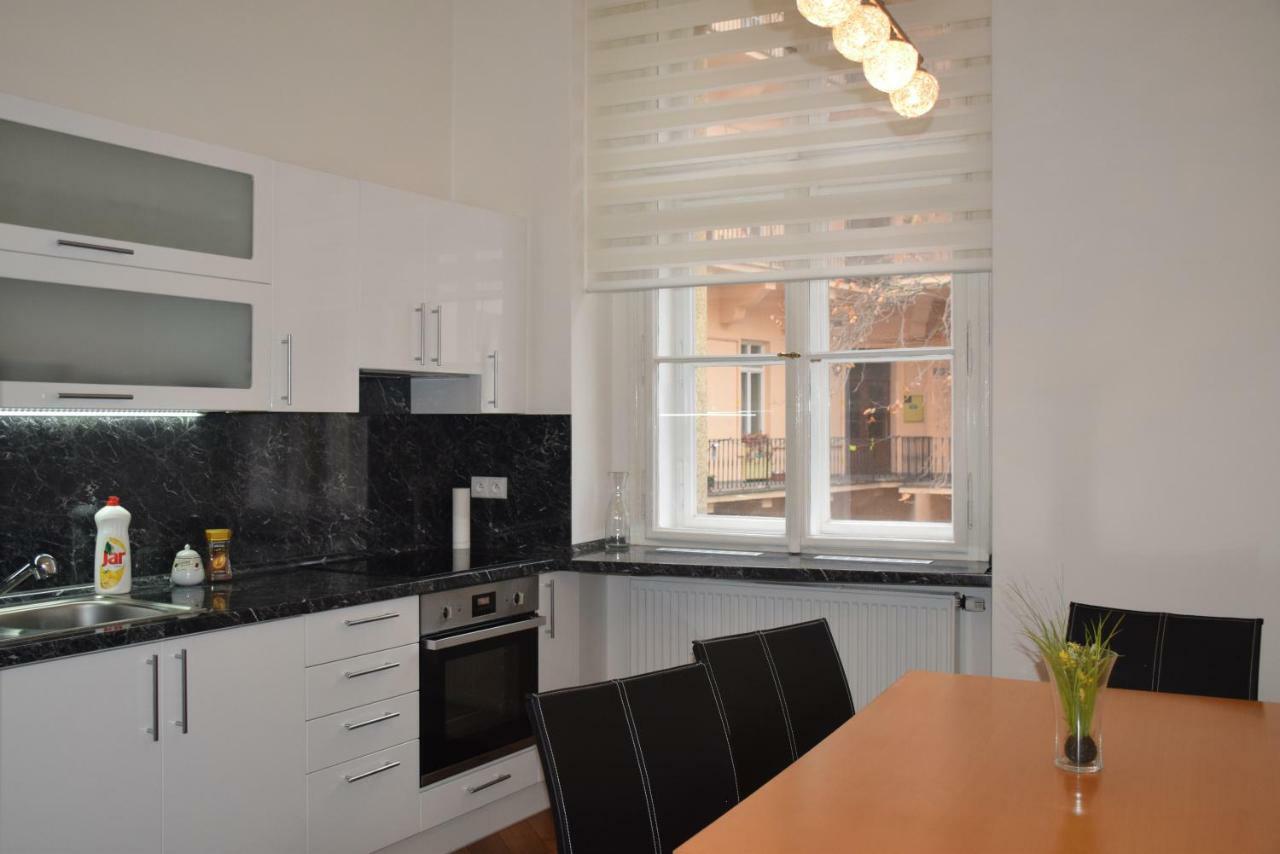 Tiva Downtown Apartments Прага Экстерьер фото